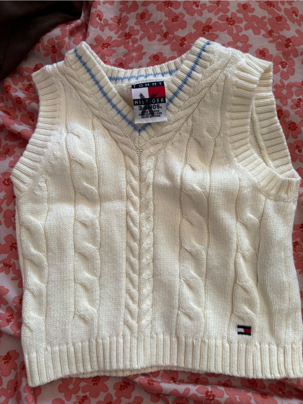 Tommy Hilfiger Cream Cable-Knit V-Neck Sweater Vest with Blue Trim